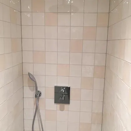 Studio 28a6 With Free Parking Place Bed and Breakfast