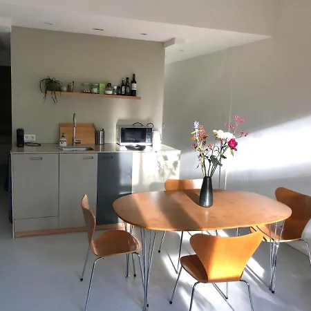 Studio 28a6 With Free Parking Place Bed & Breakfast
